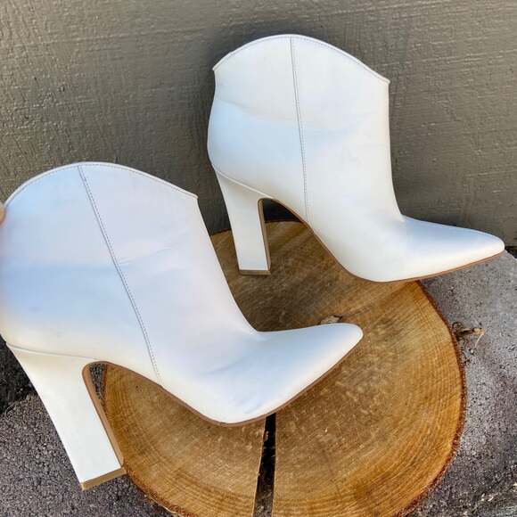 Marc Fisher LTD White Leather Pointed Toe Ankle Booties - Picture 2 of 12